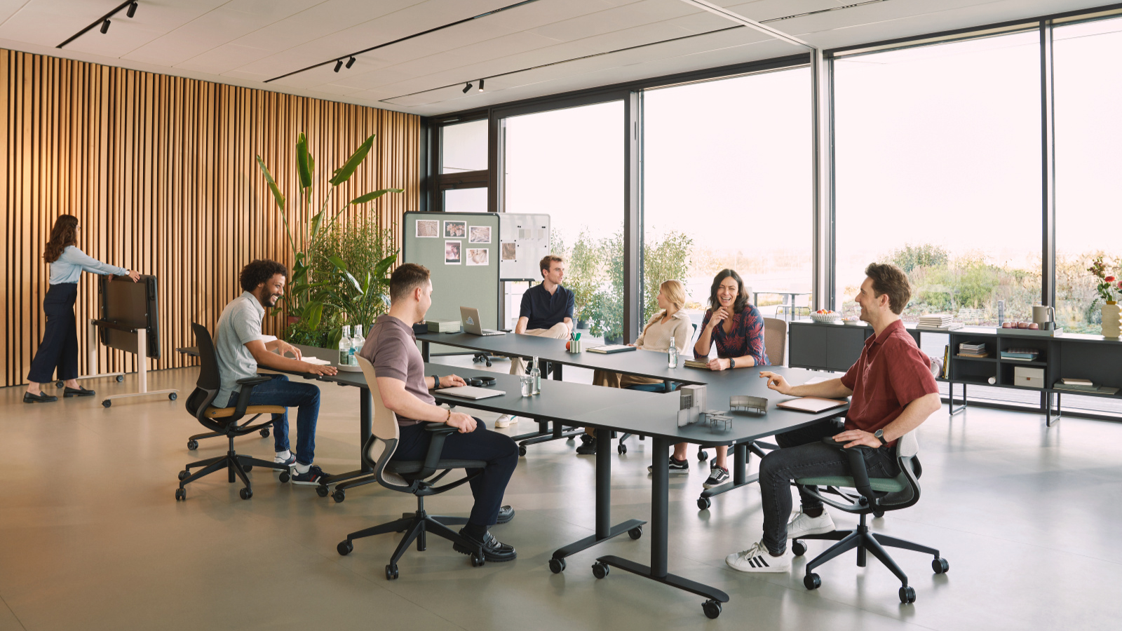 Folding tables